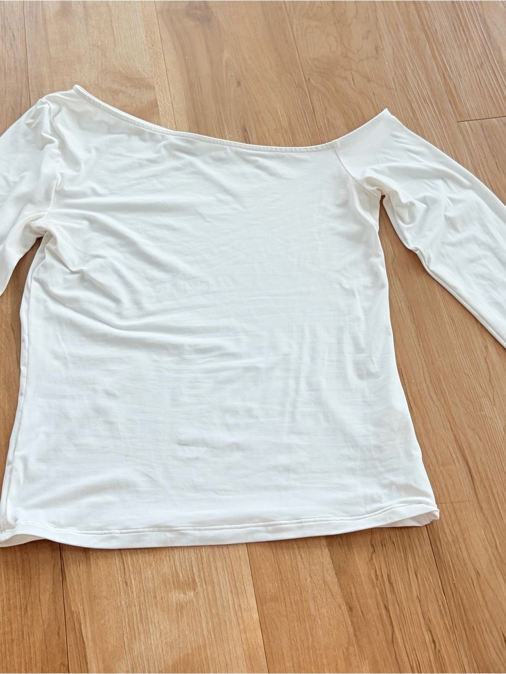 Wilfred Off-Shoulder Long Sleeve Top - White